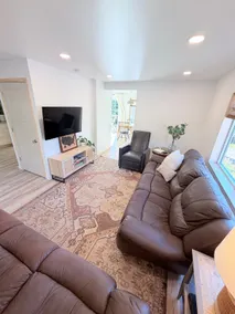 Clean+Modern on Trailside •Pets OK• trailer space! - Image 3