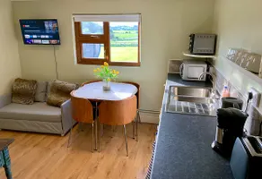 Spacious & Comfy 2 King bed Apartment Wexford Co - Image 5
