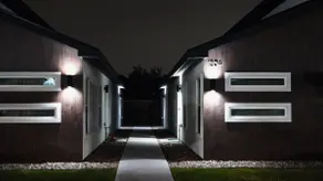 Modern Central Stay - Image 2