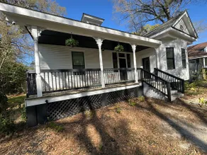 The Isabella - Beautifully Revived Historic House - Image 2