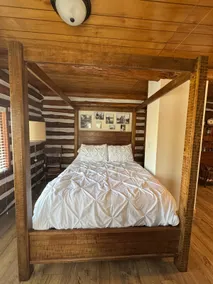 Lakeside Cabin - Image 3