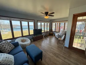 Lakeside Cabin - Image 2