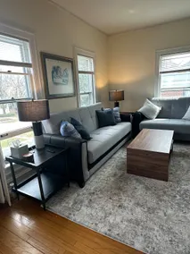 Good Sized 3 BR Apt. - FLW Hist. Dist. - Oak Park - Image 2