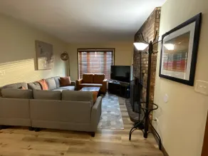 Cozy & comfortable beautiful home - Image 2