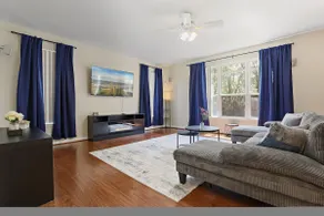 Showstopper: 5BR+, 3.5BA - Image 5