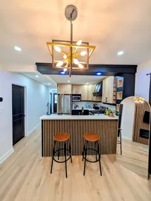 Bright 2BR Home – Walk to Shops & Restaurants - Image 3