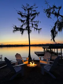 Cozy Lake House Retreat - Image 2