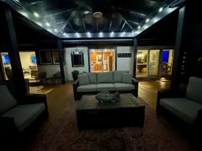 Cozy Lake House Retreat - Image 3
