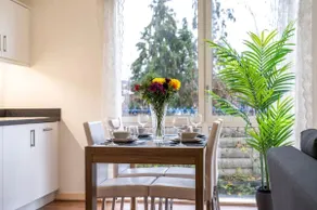 LuxuryStayLong-Sleeps6-FreeParking-FreeGym-Terrace - Image 5