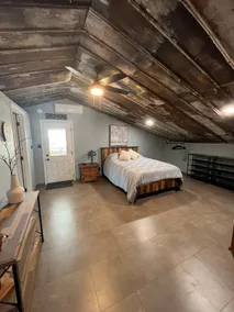 Charming Industrial Barndominium Retreat |78 Acres - Image 2