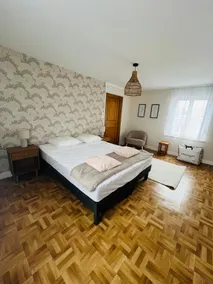 Townhouse with garden in Eu - Image 5