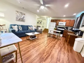 Charming Apartment in CrossLanes - Image 4