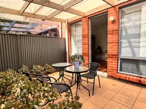 Stylish City Retreat| Free Garage| 2BR Walk to CBD - Image 3