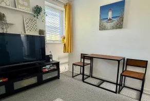 Pet friendly - 2nd floor flat - Noon check out - Image 3