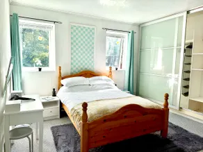 Pet friendly - 2nd floor flat - Noon check out - Image 2