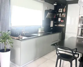 Modern 4-bedroom house, sleeps 6/8, close to center - Image 4
