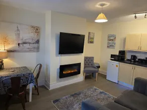 Lovely Cottage. 12 miles M6 J44. - Image 4
