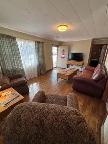 Cozy Reelfoot Lakefront Cottage - Image 4