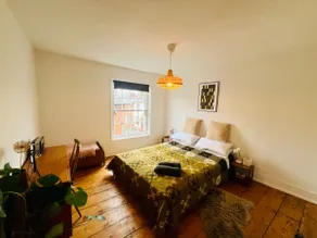 Stylish Homely Cottage Near High St & River Stour - Image 3