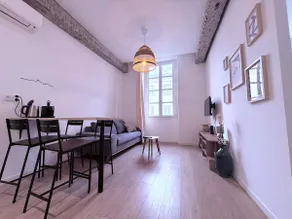 Renovated apartment on the VIEUX PORT - Image 2