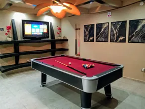 House/Luxury/Safe/Comfort/Pool Table/Int. Bridge 5 min - Image 2