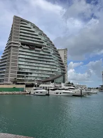 Spectacular house with Marina 2 - Image 3
