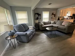 A Cozy Green Family Stay! - Image 2