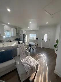 BRAND NEW Studio with Queen bed - Image 4