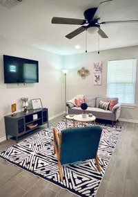 *Cozy Home near Downtown/Hospital* - Image 4