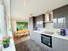 Penthouse with City Views - Image 2