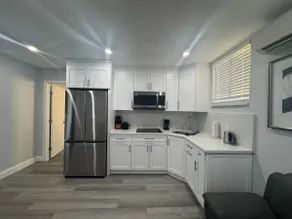 Studio on the Island - Image 3