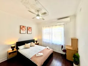 Comfy family home-15 mins to CBD & beach - Image 3