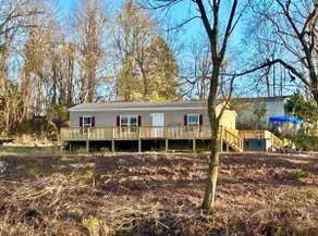 House by the Large Pond - Image 2