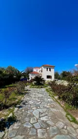 Pleasant villa with plenty of space by the sea - Image 3