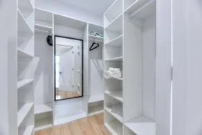 Modern Westmount Condo•AC•Laundry inside, Smart TV - Image 3