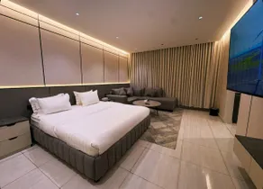 Upscale Studio in Al Hamra - Self Check-in - 6 - Image 3