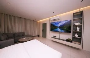 Upscale Studio in Al Hamra - Self Check-in - 6 - Image 4