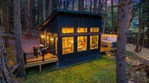Riverfront Sauna! Hot Tub! Luxury Romantic Retreat - Image 3