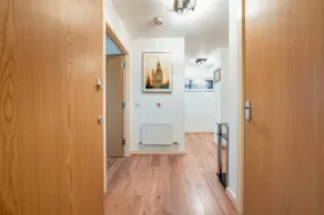 LuxuryStayLong-Sleeps6-FreeParking-FreeGym-Terrace - Image 2