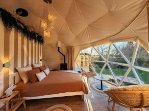 Private dome & hot tub · romantic getaway - Image 2