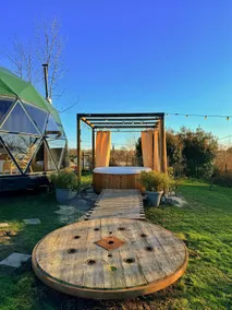Private dome & hot tub · romantic getaway - Image 4