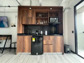 Luxurious suite near airport. - Image 5
