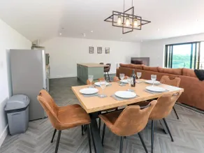 Oaktree Cottage - 3 Bedrooms - Sleeps 6 - Image 2