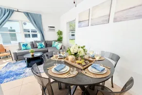 Modern 2BD/2BA Villa#3. Less than mile from beach. - Image 4