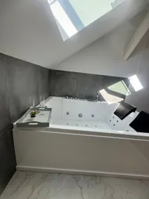 3-bedroom apartment • Jacuzzi • Near Luxembourg - Image 2