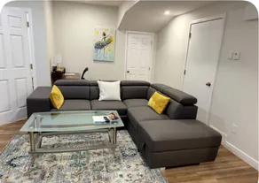 Gaudi's Basement Suite (1 Bedroom) - Image 3