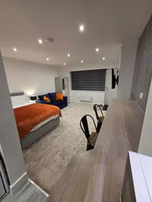 The Snug by JS Apartments - Image 3