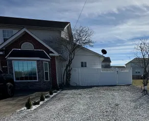 Visitor's House - Image 3