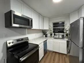 Liberty B Home: LU-1mi, Airport3mi, Free Parking - Image 3