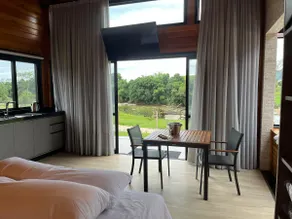 High-end cabin, hot tub and river view - Image 5